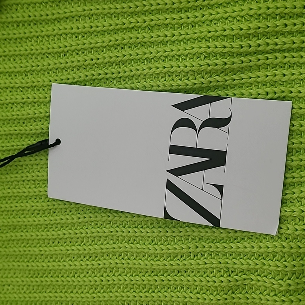 GREEN STRETCHY ZARA SWEATER SIZE L